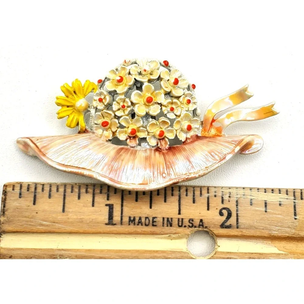 Vintage Beatrix Jewelry Pearlized Enamel Summer Hat w Flowers Brooch Pin